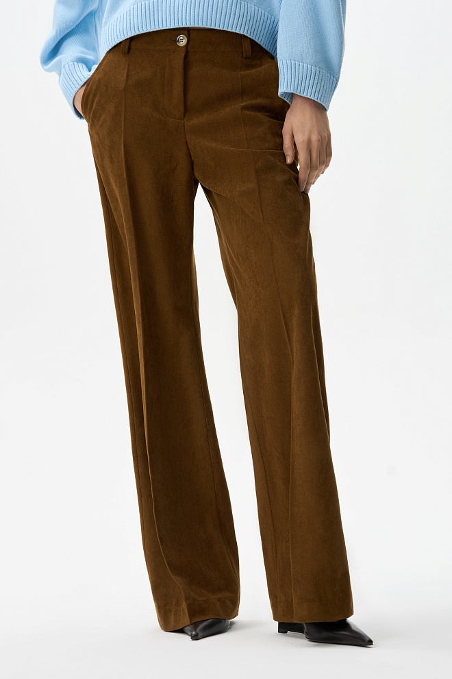 Прямые брюки под замшу