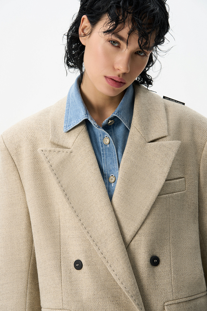 Двубортное пальто из шерсти