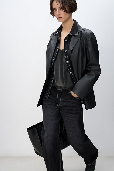 Однобортный жакет из экокожи