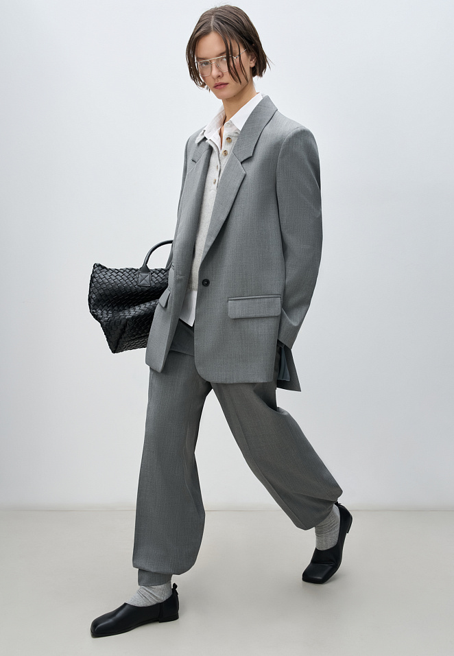 Классический жакет с разрезами по бокам