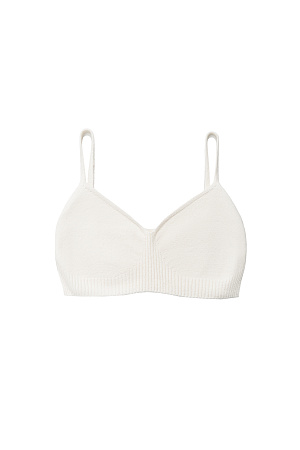 молочный Базовый трикотажный топ, выполненный из кашемира и шерсти. Модель на тонких бретельках. вывязанными чашечками и эластичной резинкой в рубчик.