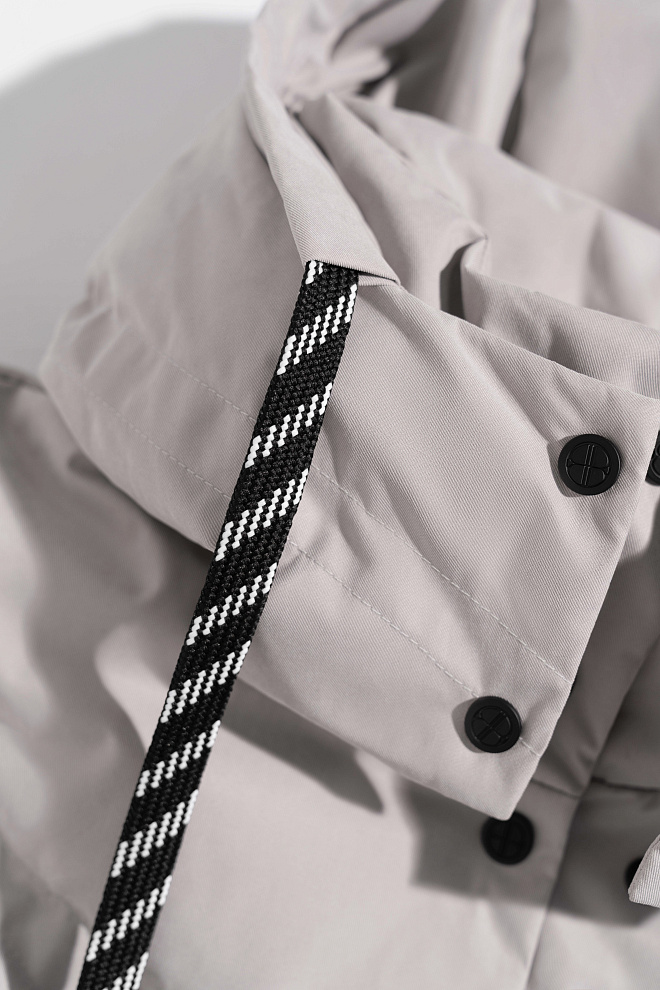 Жилет на пуху с двойной отстрочкой