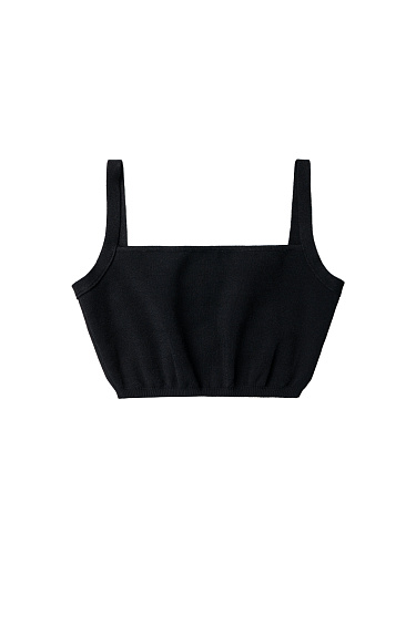 Короткий топ на бретелях