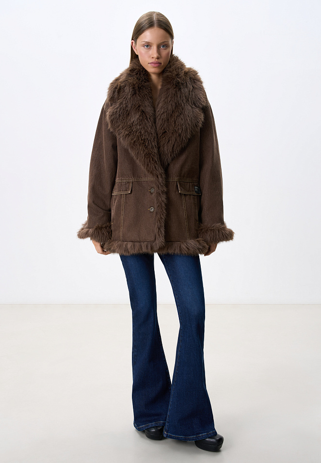 Джинсовая куртка с отделкой из экомеха