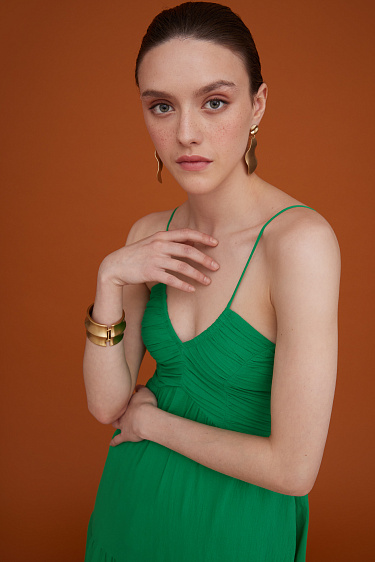 Хлопковый сарафан с V-образным вырезом