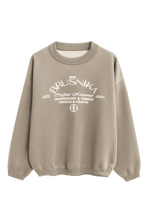 бежевый Трикотажный джемпер из вискозы. Модель свободного силуэта, с длинными рукавами, спущенной линией плеч и круглым вырезом горловины. Края выполнены в рубчик. Изделие декорировано брендированным жаккардом.