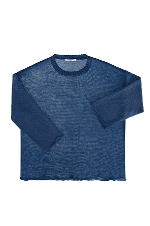 синий Полупрозрачный джемпер из 100% льна. Модель свободного силуэта со спущенной линией плеча и круглым вырезом горловины.