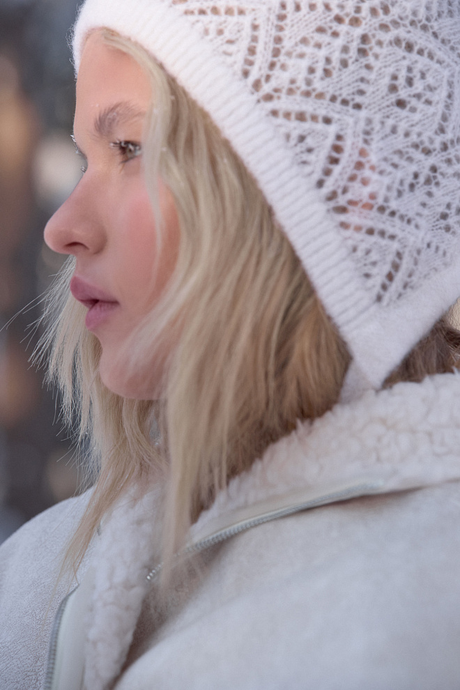 Ажурный чепчик из шерсти альпака