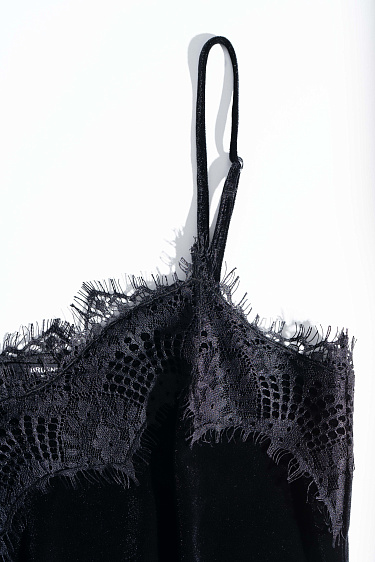 Бархатный топ с кружевом