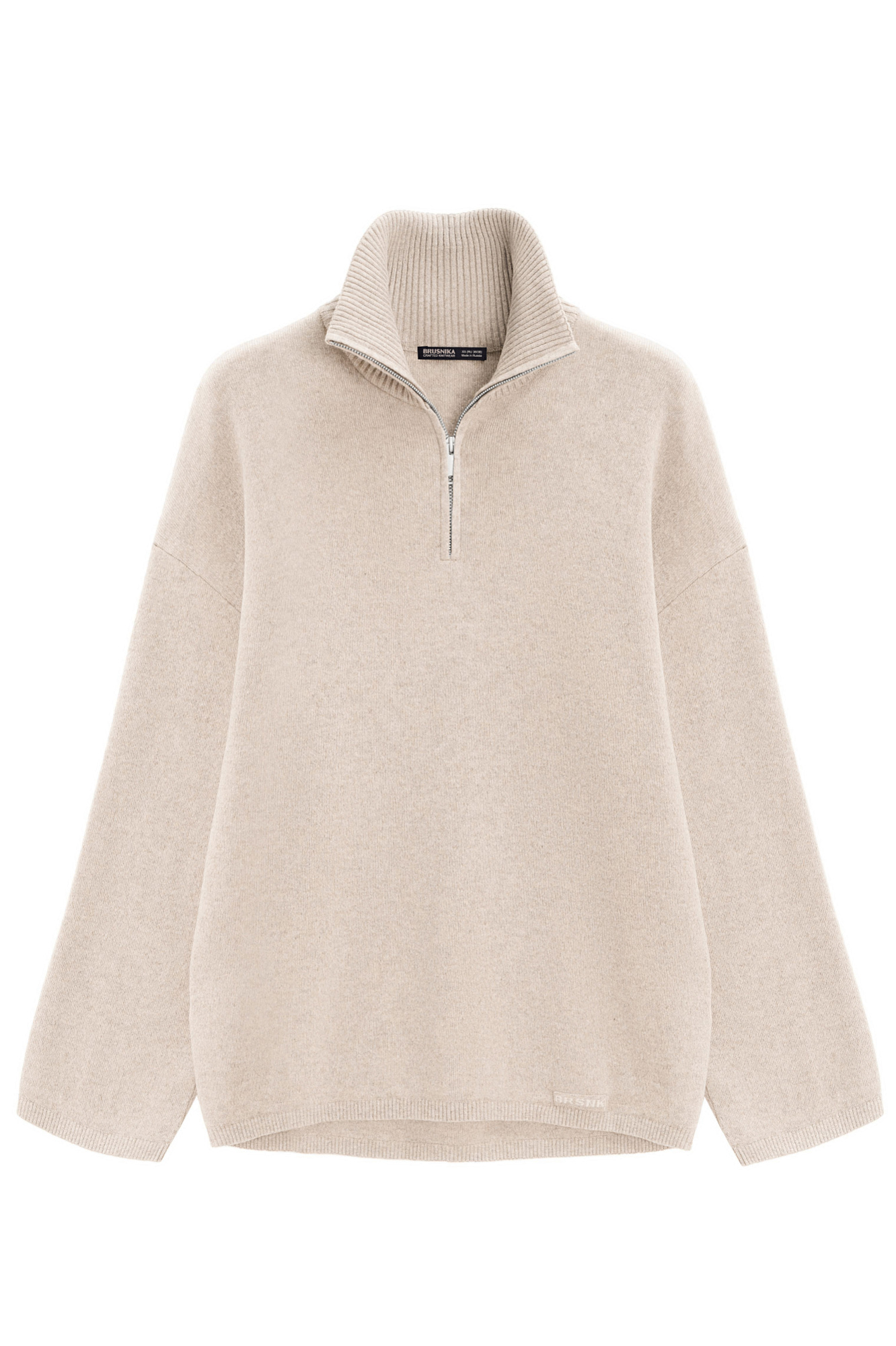 Трикотажный джемпер из кашемира и шерсти. Модель свободного кроя, с высоким воротом на молнии и спущенной линией плеч. Ворот и края изделия выполнены в рубчик.