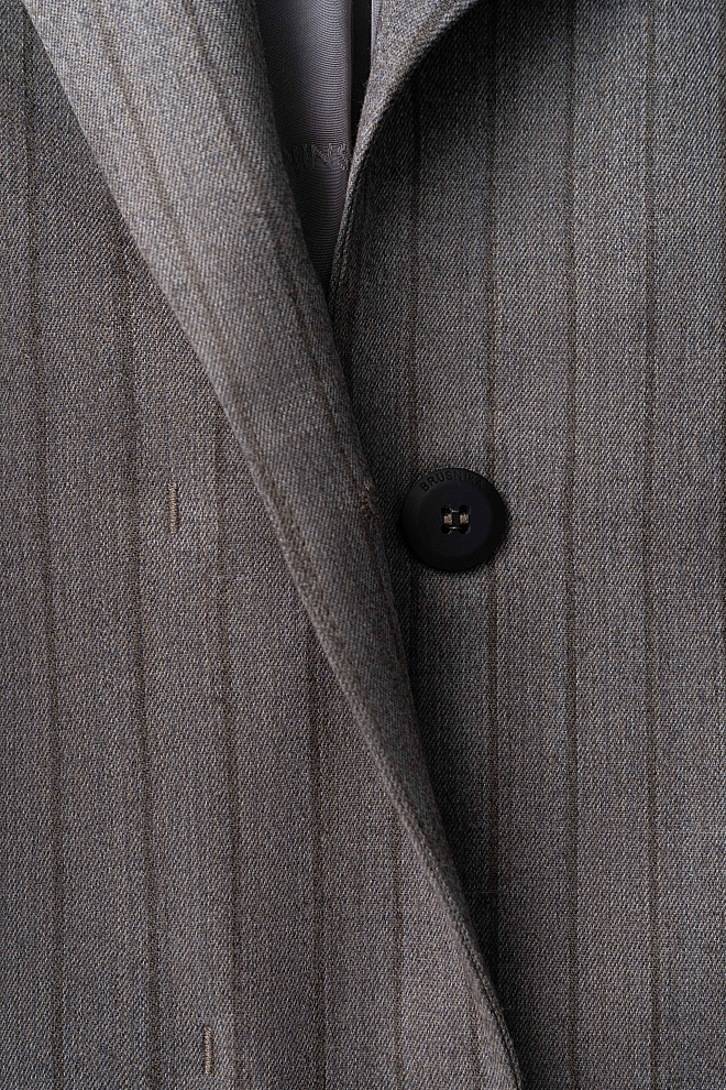 Жакет с застежкой на скрытые пуговицы