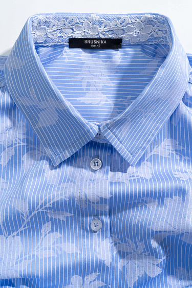 Рубашка с принтом и декором из кружева