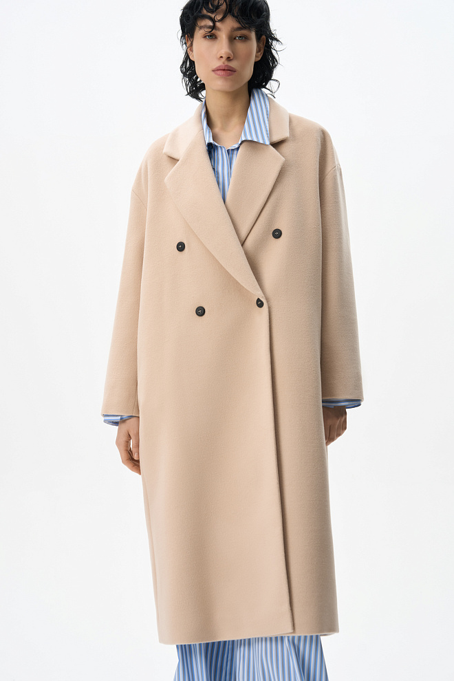 Двубортное шерстяное пальто