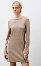 Трикотажное платье длины мини из шерсти с добавлением кашемира. Модель свободного силуэта с длинными рукавами, круглым вырезом горловины и валиком по низу изделия. 