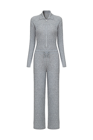 серый Трикотажный комбинезон из смесовой шерсти с добавлением кашемира. Длинные рукава, пояс на кулиске и отложной воротник. Застежка на молнию.