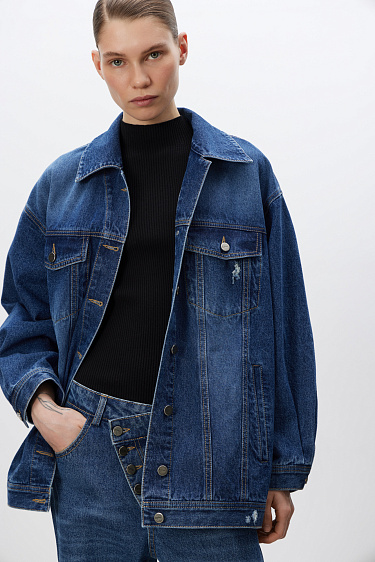 Джинсовый жакет с отложным воротником 
