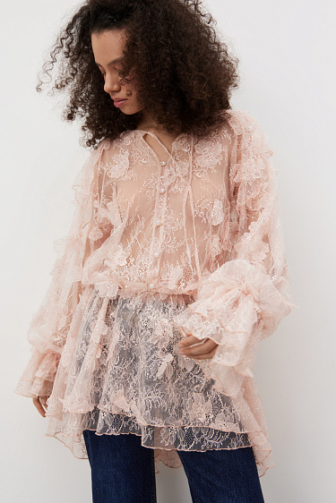 Кружевное мини-платье