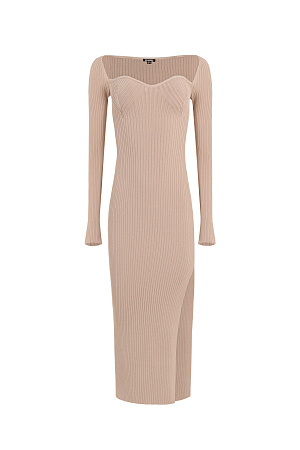 бежевый Трикотажное платье миди с фигурным вырезом, расклешенными рукавами с небольшими разрезами и разрезом сбоку.
