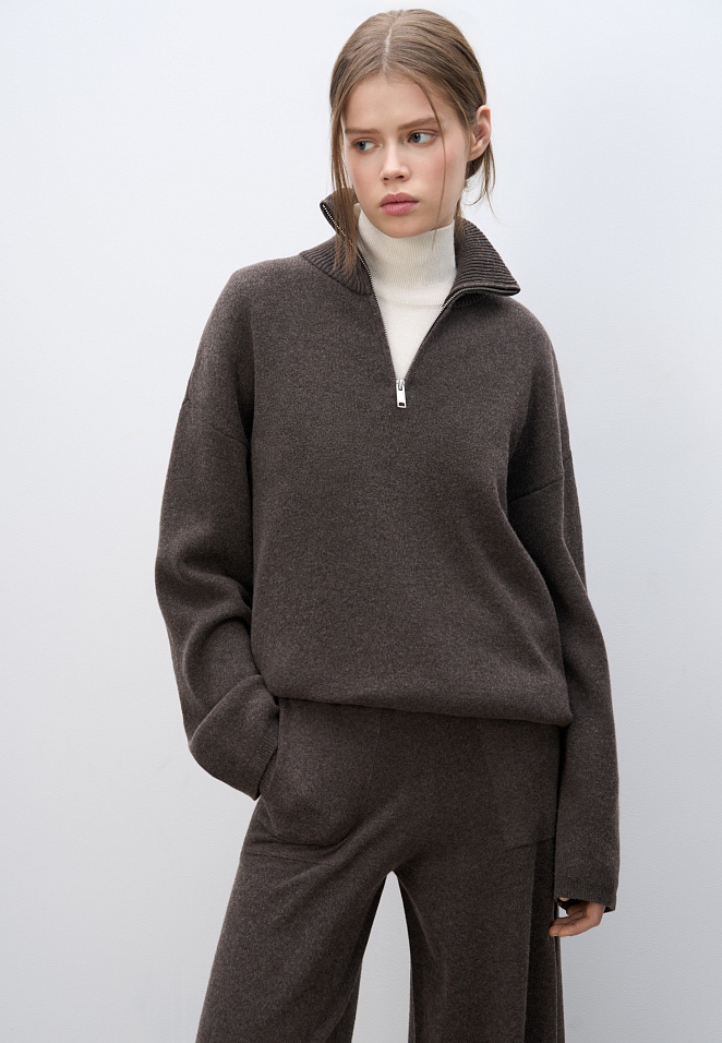 Джемпер с воротником-стойкой на молнии