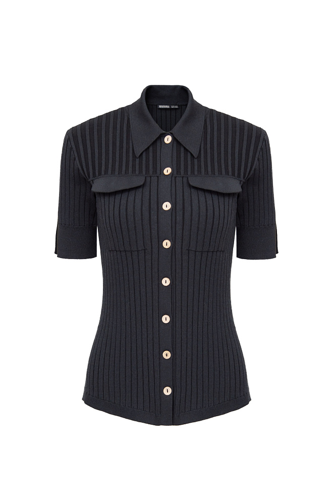 Футболка с отложным воротником