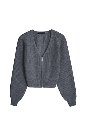 графит Укороченный кардиган на молнии с V-образным вырезом. Содержание в пряже 40% натурального пуха лисы делает изделие теплым, мягким и в тоже время очень легким.