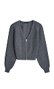 Укороченный кардиган на молнии с V-образным вырезом. Содержание в пряже 40% натурального пуха лисы делает изделие теплым, мягким и в тоже время очень легким.
