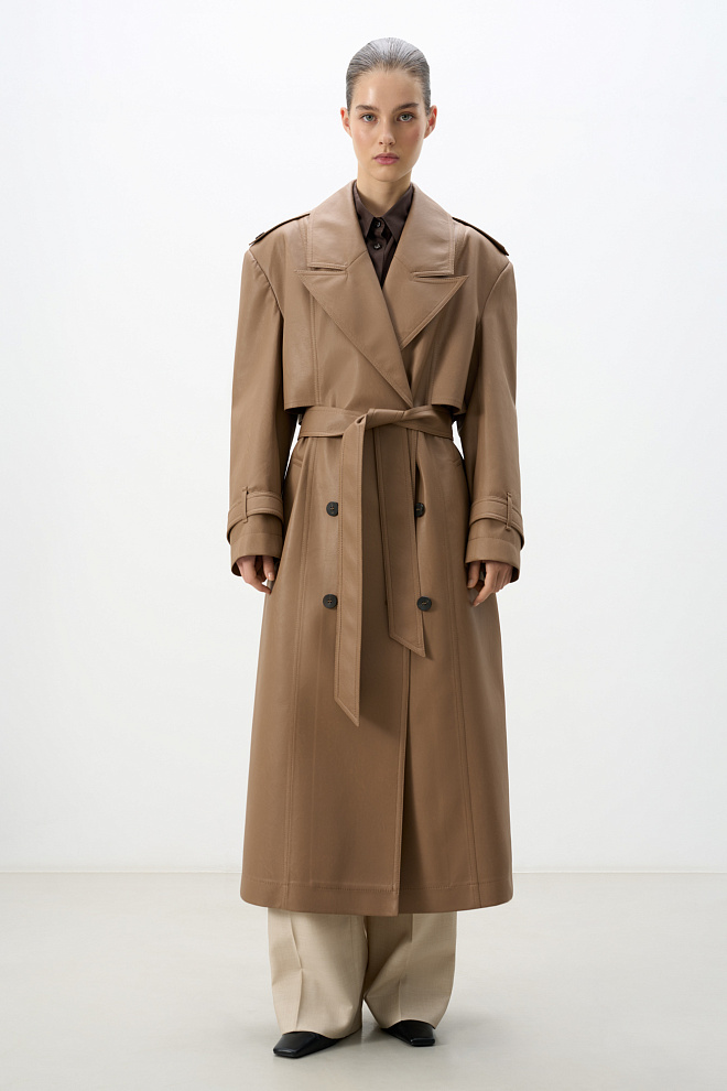 Тренч с кокеткой из экокожи
