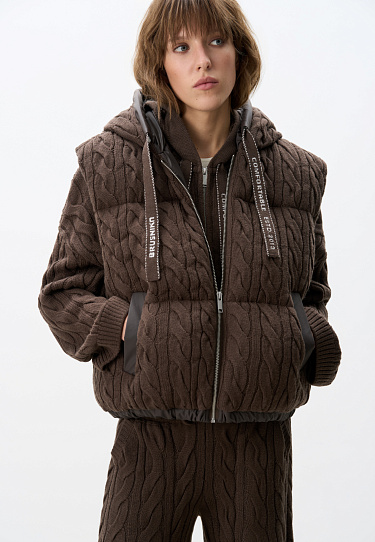 Стеганый жилет на пуху