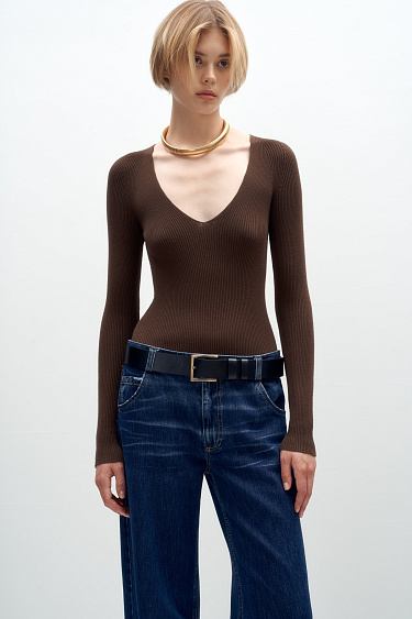 Лонгслив с V-образным вырезом