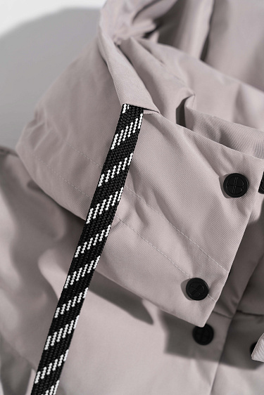 Жилет на пуху с двойной отстрочкой