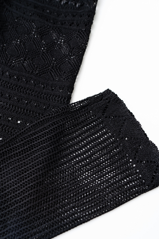 Ажурное платье с круглым вырезом