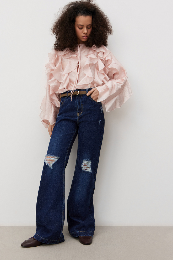 Блузка с объемными воланами