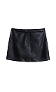 Юбка длины мини из экокожи. Модель выполнена на подкладке. Застежка на молнию, скрытые пуговицу и крючок.