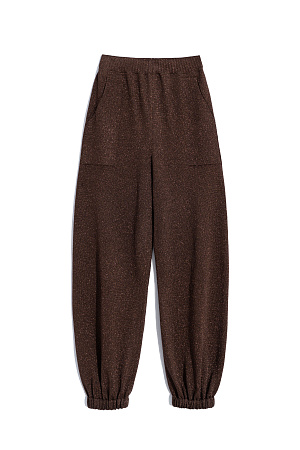 коричневый Трикотажные брюки-джоггеры из вискозы с добавлением люрекса. Модель с эластичным поясом на кулиске, боковыми карманами и манжетами на резинке.