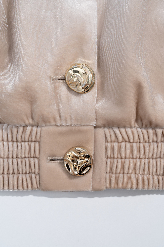 Бархатный бомбер с воротником-стойкой