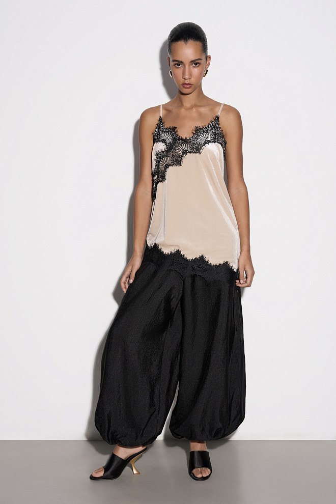 Бархатный топ с кружевом