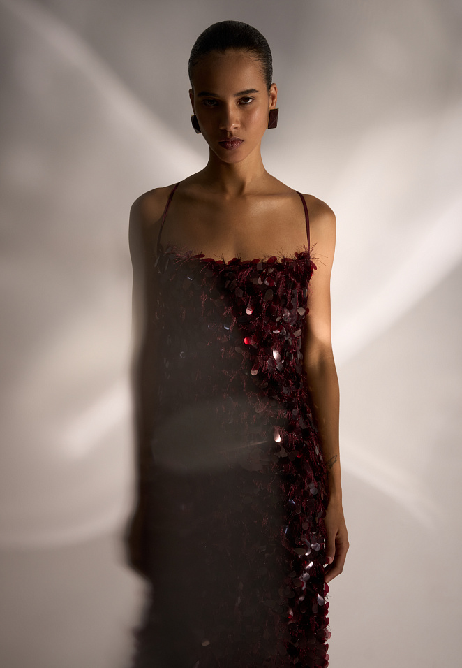 Платье миди с пайетками 