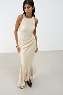 Атласное платье с асимметричной юбкой
