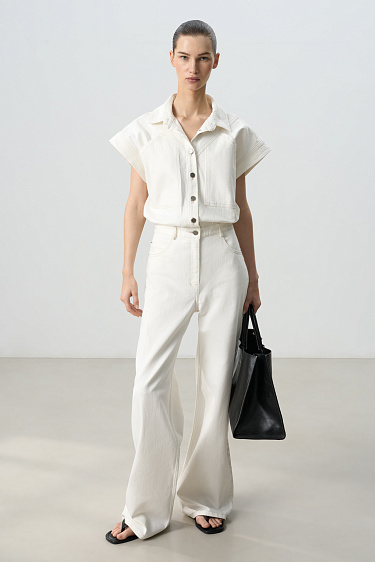 Джинсовый комбинезон с коротким рукавом