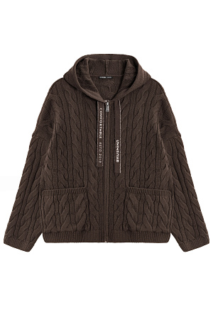 коричневый Трикотажное худи с объемными косами из мягкой шерсти. Модель свободного силуэта, со спущенной линией плеч, накладными карманами и капюшоном. Изделие декорировано брендированным жаккардом на спине. Застежка на молнию. Выполнено без подкладки. Дополнить образ можно брюками или юбкой в том же стиле.