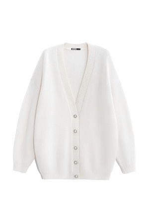 белый Трикотажный кардиган из пуха лисы. Модель свободного силуэта со спущенной линией плеч, широкими рукавами и V-образным вырезом горловины. Изделие декорировано акцентными жемчужными пуговицами. Края выполнены в рубчик.