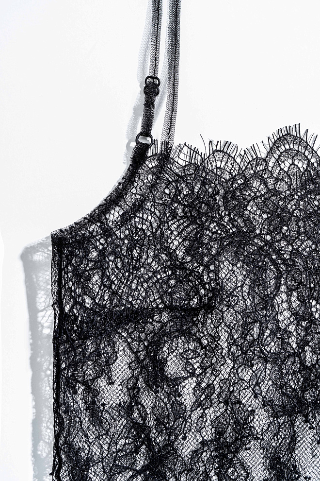 Топ из тонкого кружева