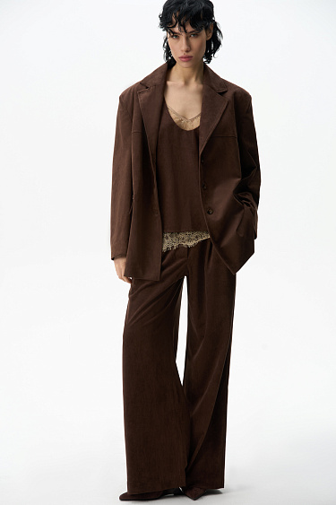 Топ с отделкой под замшу