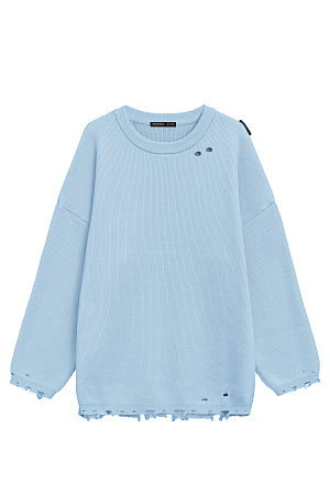 голубой Трикотажный джемпер из хлопка с добавлением вискоза. Модель свободного силуэта со спущенной линией плеча и круглым вырезом горловины. Изделие декорировано имитацией драни и необработанным краем.