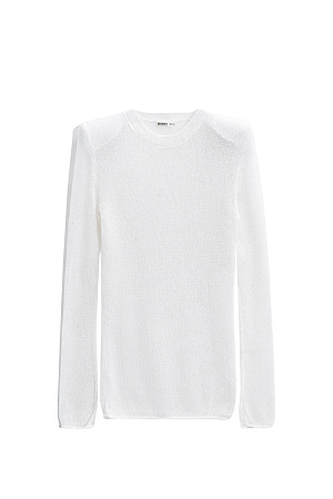 белый Полупрозрачный трикотажный джемпер из шерсти с добавлением мохера. Модель по фигуре с круглым вырезом горловины. Изделие с подплечниками.