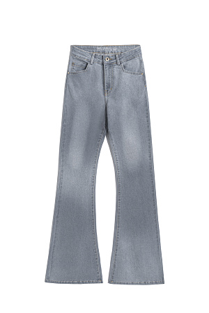 серый Джинсы клеш из хлопка. Модель с пятью карманами, шлевками на поясе для ремня и застежкой на пуговицу и молнию. 