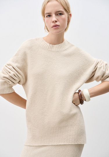 Джемпер из буклированной пряжи