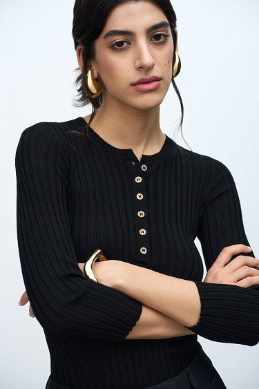 Лонгслив с пуговицами на планке