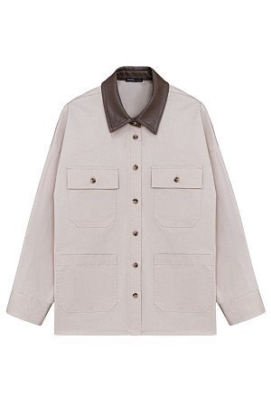 бежевый Куртка с накладными карманами. Модель свободного силуэта, воротник декорирован вставкой из экокожи. Ткань с водоотталкивающим тефлоновым напылением. Дополнить образ можно юбкой в таком же стиле.