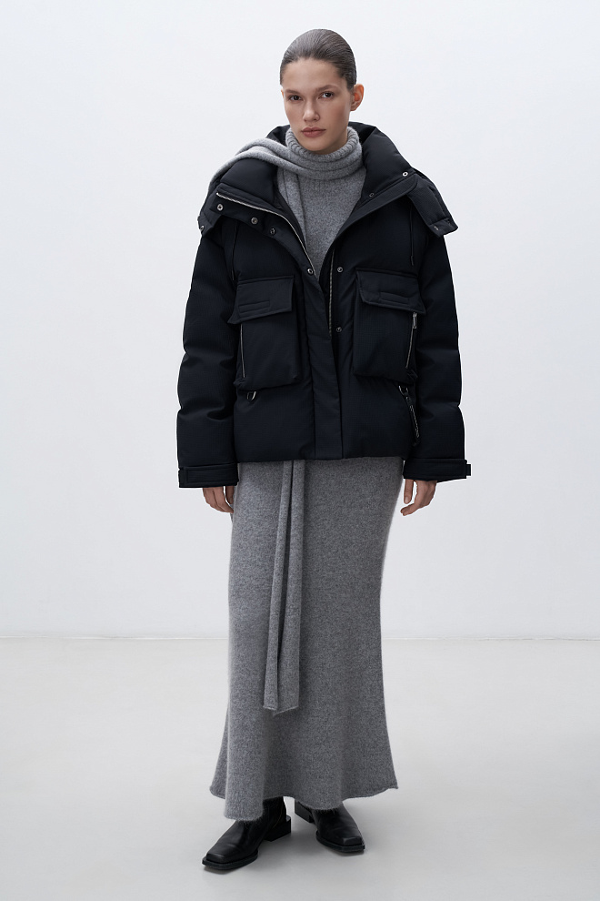 Пуховик с воротником-стойкой и капюшоном